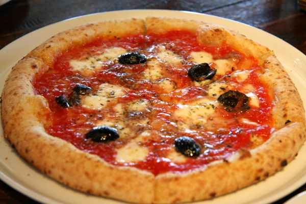 406 pizza2 IMG_9483.jpg